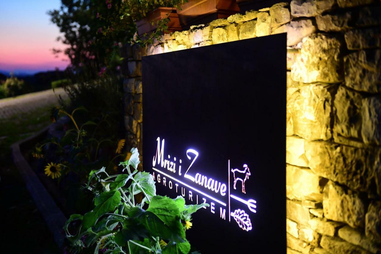 Hotel Mrizi I Zanave Agroturizem Lezhë Esterno foto
